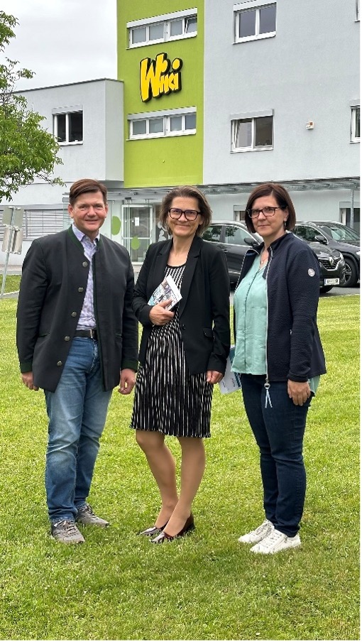 Foto von links nach rechts: Mag. Christian Leitner (GF und Leitung Personal), Dr.in Tatjana Prattes (GF und Leitung Finanz- und Rechnungswesen) und Ottilia Heger (Leitung Personalverwaltung).